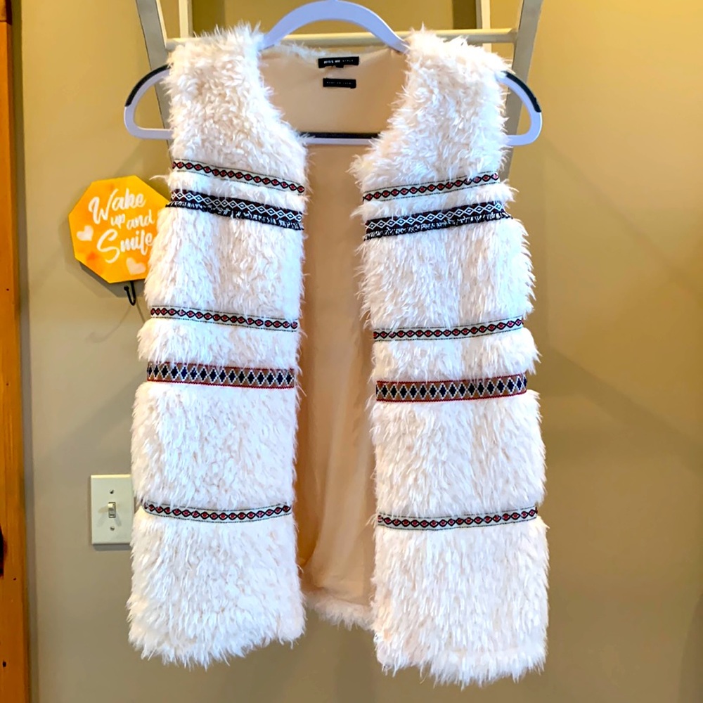Miss Me Girls Ivory Plush Fur Vest